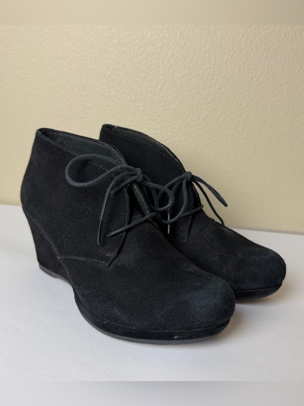 Clarks Rosepoint Dew Black Suede Wedge Lace Up Booties - Size 9